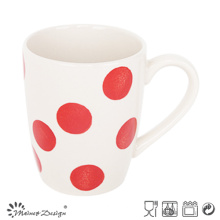 Taza de cerámica 12oz Diseño de puntos rojos simples pintados a mano